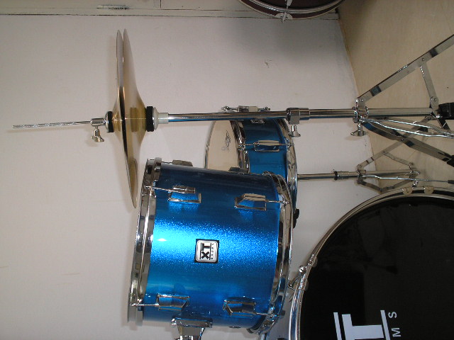 กลองชุด 5 ใบยี่ห้อ XT Drums แสนร์ไม้ ฉาบ 16 และ HH 1 คู่ ไม้ 7 ชั้น สีฟ้า คุณภาพดี 6