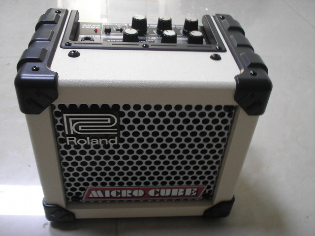 แอมป์ Guitar Amplifier ยี่ห้อ Roland รุ่น MICRO CUBE คุณภาพดีเยี่ยม 1