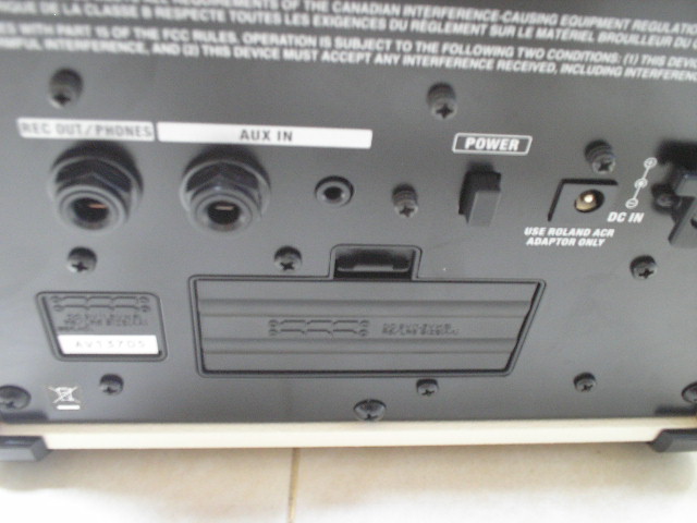 แอมป์ Guitar Amplifier ยี่ห้อ Roland รุ่น MICRO CUBE คุณภาพดีเยี่ยม 7