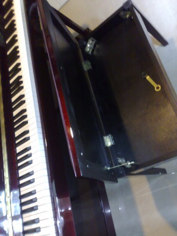 เปียโน Studio Upright ยี่ห้อ SUZUKI รุ่น AU 200 คุณภาพ ดี เยี่ยม 13