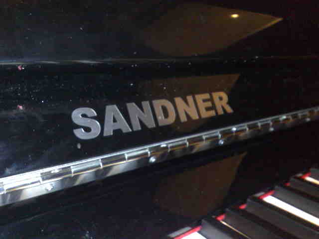 เปียโน Upright ยี่ห้อ SANDNER รุ่น  SP-210AS คุณภาพดีเยี่ยม ราคาพิเศษช่วงแนะนำ 5