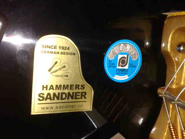 ให้เช่าห้องซ้อมเปียโน Upright เพื่อซ้อม หรือเพื่อสอน ห้องใหม่ เครื่องใหม่ยี่ห้อ SANDNER 190/ชม 9