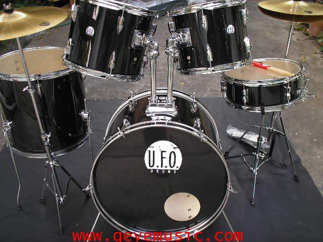 กลองชุด 5 ใบ ยี่ห้อ UFO Drums แสนร์ไม้ แฉ 16 และ HH 1 คู่ ไม้ 7 ชั้นคุณภาพดีและอุปกรณ์ครบชุด 8