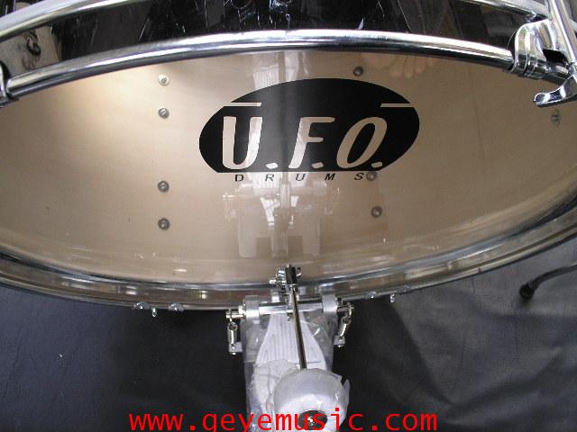 กลองชุด 5 ใบ ยี่ห้อ UFO Drums แสนร์ไม้ แฉ 16 และ HH 1 คู่ ไม้ 7 ชั้นคุณภาพดีและอุปกรณ์ครบชุด 27