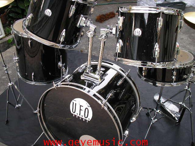 กลองชุด 5 ใบ ยี่ห้อ UFO Drums แสนร์ไม้ แฉ 16 และ HH 1 คู่ ไม้ 7 ชั้นคุณภาพดีและอุปกรณ์ครบชุด 50