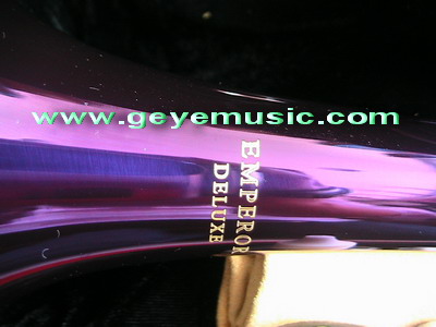 ทรัมเปทสีม่วง ยี่ห้อEMPEROR พร้อมกล่องอย่างดีและอุปกรณ์ครบชุด ราคาทรัมเป็ต 5500ฝึกเป่าทรัมเป็ตง่าย 1