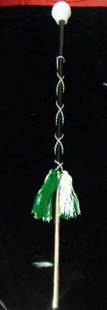 ไม้คฑา หัวมงกุฏโลหะพันเชือก ยี่ห้อ Luna (สีเขียว) สูง 145 ซ.ม. 1