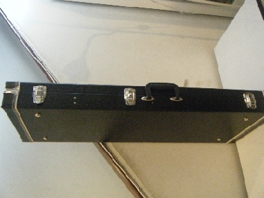 กล่องใส่กีต้าร์ไฟฟ้า กล่องแข็ง หุ้มหนัง Electric Guitar Case รุ่น GCG420 ขนาด 39 นิ้ว 1