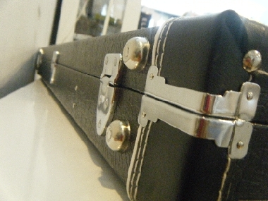 กล่องใส่กีต้าร์ไฟฟ้า กล่องแข็ง หุ้มหนัง Electric Guitar Case รุ่น GCG420 ขนาด 39 นิ้ว 5