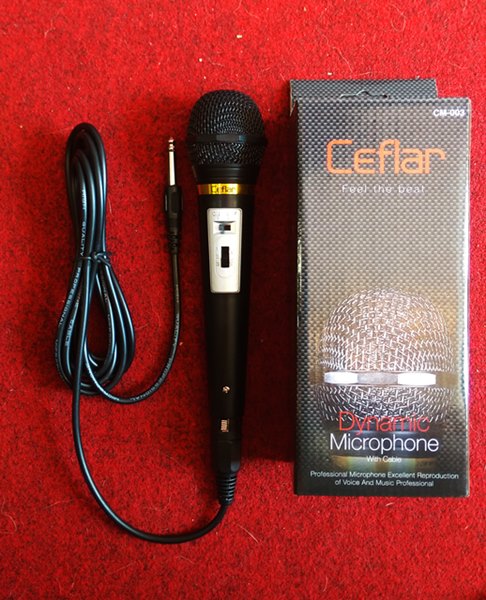 ไมโครโฟน ยี่ห้อ Ceflar รุ่น CM-003 Dynamic Microphone with Cable