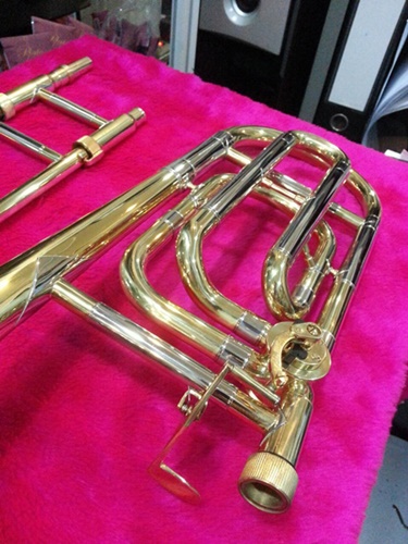 เบส ทรอมโบนWISDOM Bass Trombone-F/Bb tone-Gold lacquer with ABS case-Bore:12.5mm Bell:235mm 3