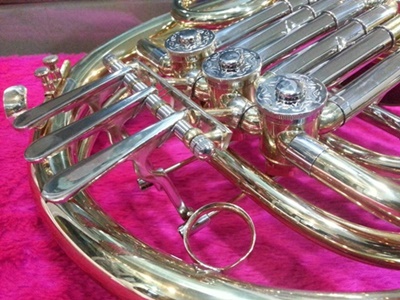 เฟรนช์ฮอน รุ่น 7031 WISDOM French Horns-Bb tone-3-key-Gold lacquer; Bore:12mm; Bell:290mm 3