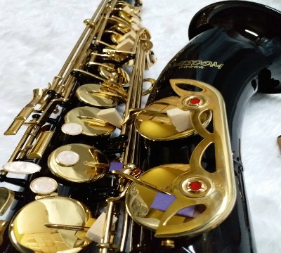 เทนเนอร์แซ็กโซโฟน  ยี่ห้อ Wisdom รุ่น FTS-100BG สีดำคีย์ทองกล่องและอุปกรณ์ ครบชุด 7