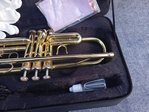 ทรัมเปท บีแฟลต Wisdom สีทอง พร้อมกล่องและอุปกรณ์ครบชุด 1