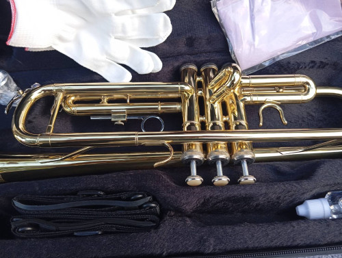 ทรัมเปท บีแฟลต Wisdom สีทอง พร้อมกล่องและอุปกรณ์ครบชุด 3