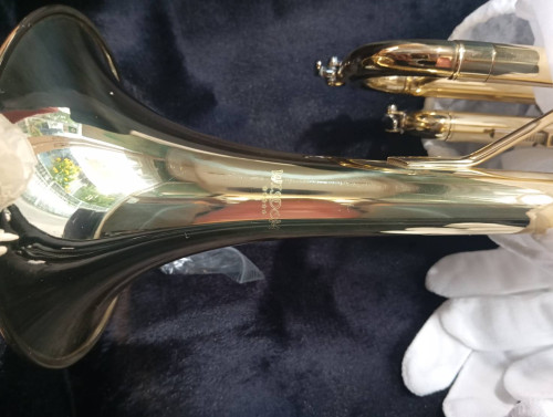 ทรัมเปท บีแฟลต Wisdom สีทอง พร้อมกล่องและอุปกรณ์ครบชุด 6