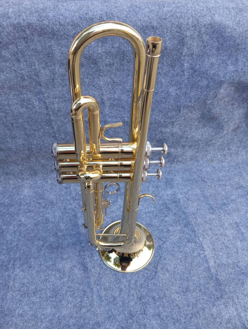 ทรัมเปท บีแฟลต Wisdom สีทอง พร้อมกล่องและอุปกรณ์ครบชุด 5