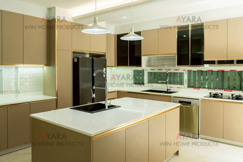 ชุดครัว Built-in ตู้ล่าง โครงซีเมนต์บอร์ด หน้าบาน HMR พ่นสีน้ำตาลอ่อนด้าน