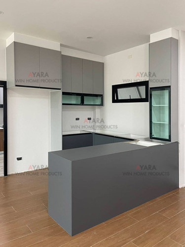 ชุดครัว Built-in โครงซีเมนต์บอร์ด หน้าบาน Laminate สีดำเทา Nickel + สีเทา Wintry