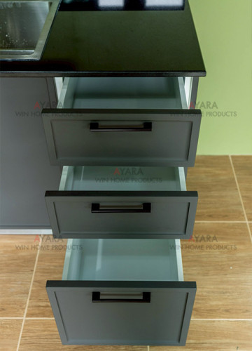 ชุดครัว Built-in โครงซีเมนต์บอร์ด หน้าบาน PVC สีเทาด้าน + Laminate สีลายไม้ 4