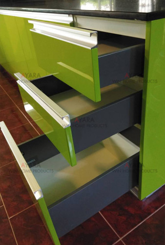 ชุดครัว Built-in ตู้ล่าง โครงซีเมนต์บอร์ด หน้าบาน Hi Gloss + Acrylic สีเขียว 2