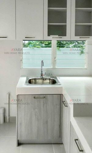 ชุดครัว Built-in ตู้ล่าง โครงซีเมนต์บอร์ด หน้าบาน Melamine สีขาวเงา + Oak - ม.พฤกษ์ลดา 1