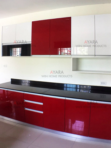 ชุดครัว Built-in ตู้ล่าง โครงซีเมนต์บอร์ด หน้าบาน Acrylic สีแดง + ขาว