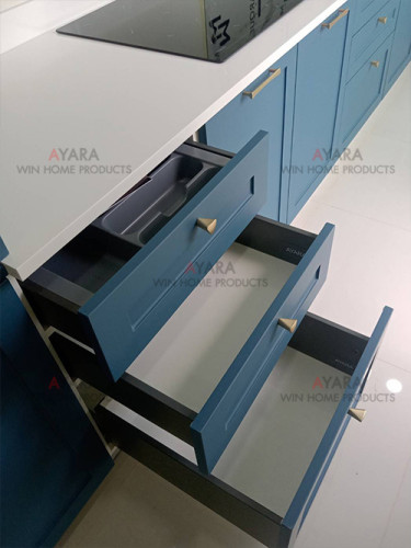 ชุดครัว Built-in โครงซีเมนต์บอร์ด หน้าบาน PVC สีฟ้า เซาะร่อง 4