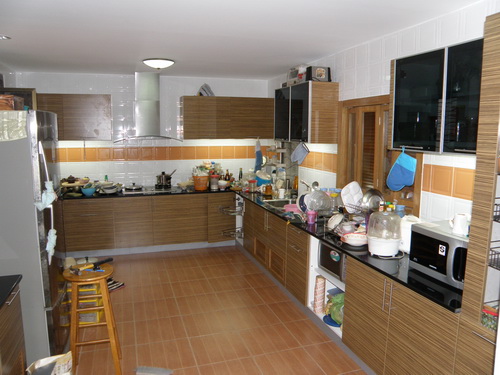 ชุดครัว Built-in ตู้ล่าง โครงซีเมนต์บอร์ด หน้าบาน Melamine สี Oak
