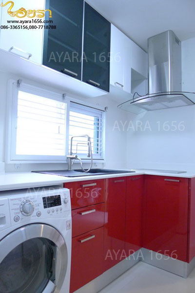 ชุดครัว Built-in โครงซีเมนต์บอร์ด หน้าบาน Acrylic สีขาว + แดง 1