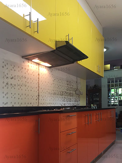ชุดครัว Built-in ตู้ล่าง โครงซีเมนต์บอร์ด หน้าบาน PVC สีส้ม + เหลือง