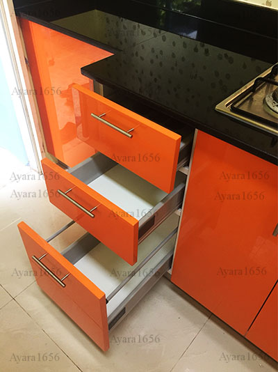 ชุดครัว Built-in ตู้ล่าง โครงซีเมนต์บอร์ด หน้าบาน PVC สีส้ม + เหลือง 3