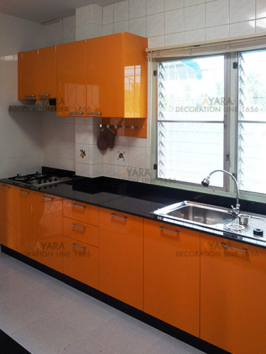 ชุดครัว Built-in ตู้ล่าง โครงซีเมนต์บอร์ด หน้าบาน Hi Gloss สีส้ม