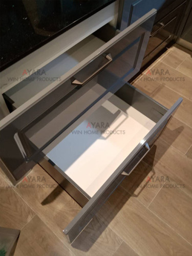 ชุดครัว Built-in โครงซีเมนต์บอร์ด หน้าบาน PVC สีเทาเงา เซาะร่อง ARDEN 5