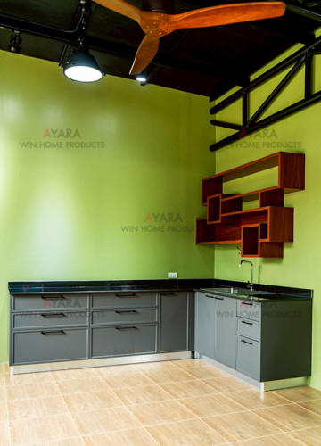 ชุดครัว Built-in โครงซีเมนต์บอร์ด หน้าบาน PVC สีเทาด้าน + Laminate สีลายไม้