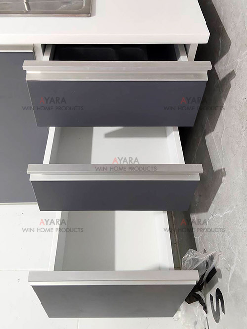 ชุดครัว Built-in โครงซีเมนต์บอร์ด หน้าบาน Melamine สีเทาด้าน 2