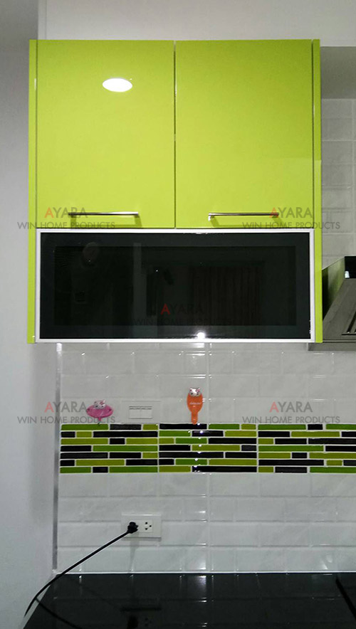 ชุดครัว Built-in ตู้บน โครงปาติเกิล หน้าบาน Acrylic สีเขียวมะนาว 2