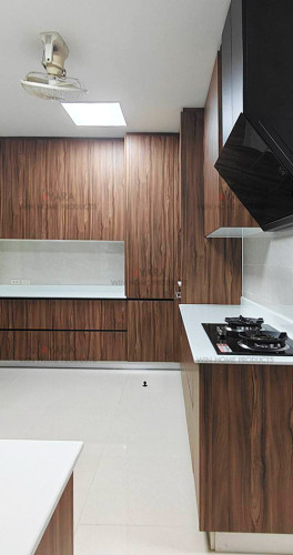 ชุดครัว Built-in โครงซีเมนต์บอร์ด หน้าบาน Melamine สี 5065-12 สีลายไม้