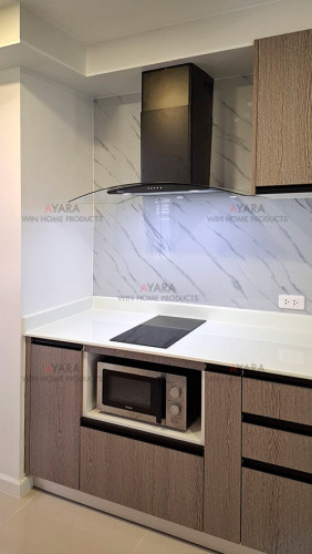 ชุดครัว Built-in โครงซีเมนต์บอร์ด หน้าบาน Melamine สี Textural Siamea ลายไม้ 2