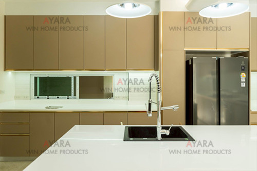 ชุดครัว Built-in ตู้ล่าง โครงซีเมนต์บอร์ด หน้าบาน HMR พ่นสีน้ำตาลอ่อนด้าน 2