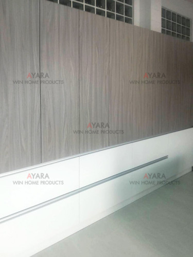 ตู้เก็บของ Built-in โครง HMR กันชื้น เคลือบ Melamine สี Grey Walnut + สีขาว 1