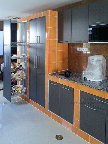 ชุดครัว Built-in ตู้ล่าง โครงซีเมนต์บอร์ด หน้าบาน Laminate สีเทา 2
