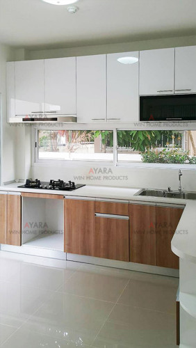 ชุดครัว Built-in ตู้ล่าง โครงซีเมนต์บอร์ด หน้าบาน Melamine สี Capu + PVC สีขาวเงา 3