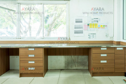 โต๊ะทำงาน Built-in โครงและหน้าบาน HMR กันชื้น เคลือบ Melamine สีลายไม้ 5