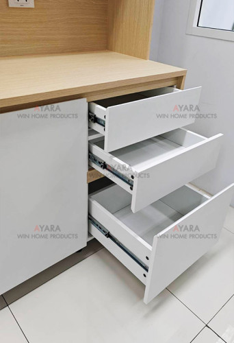 ตู้เก็บของ Built-in โครง HMR กันชื้น เคลือบ Melamine สีขาว + ลายไม้ 1
