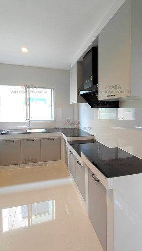 ชุดครัว Built-in โครงซีเมนต์บอร์ด หน้าบาน Laminate สีเทา