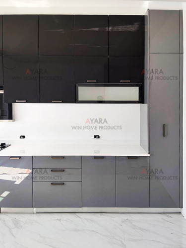 ชุดครัว Built-in โครงซีเมนต์บอร์ด หน้าบาน Hi Gloss สีเทา + ดำ 4