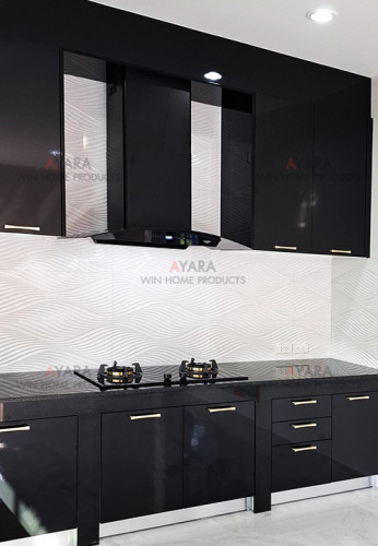 ชุดครัว Built-in โครงซีเมนต์บอร์ด หน้าบาน Laminate สีดำเงา 3