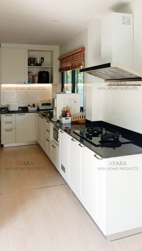ชุดครัว Built-in โครงซีเมนต์บอร์ด หน้าบาน PVC สีขาว เซาะร่อง Stack - ม.Centro 0