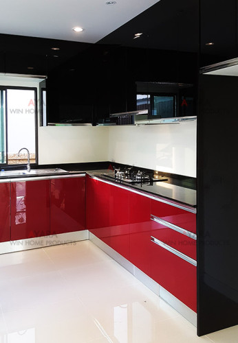 ชุดครัว Built-in ตู้ล่าง โครงซีเมนต์บอร์ด หน้าบาน PVC สีแดง + ดำ - ม.The Plant Exclusive